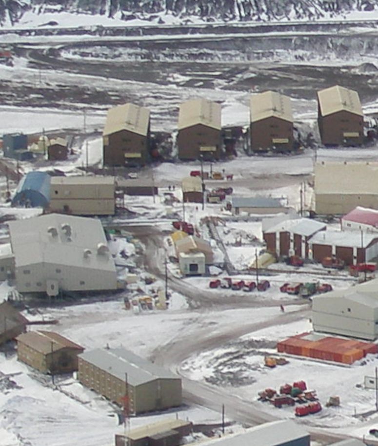 Stad p Antarktis - McMurdo Station.