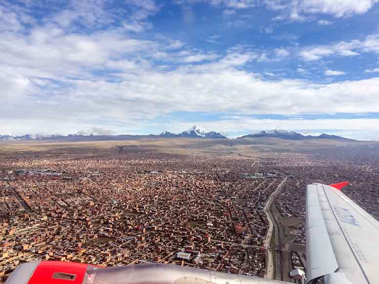Flygplan lyfter frn El Alto