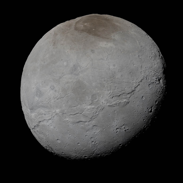 Nrbild p Plutos strsta mne Charon, i riktiga frger.